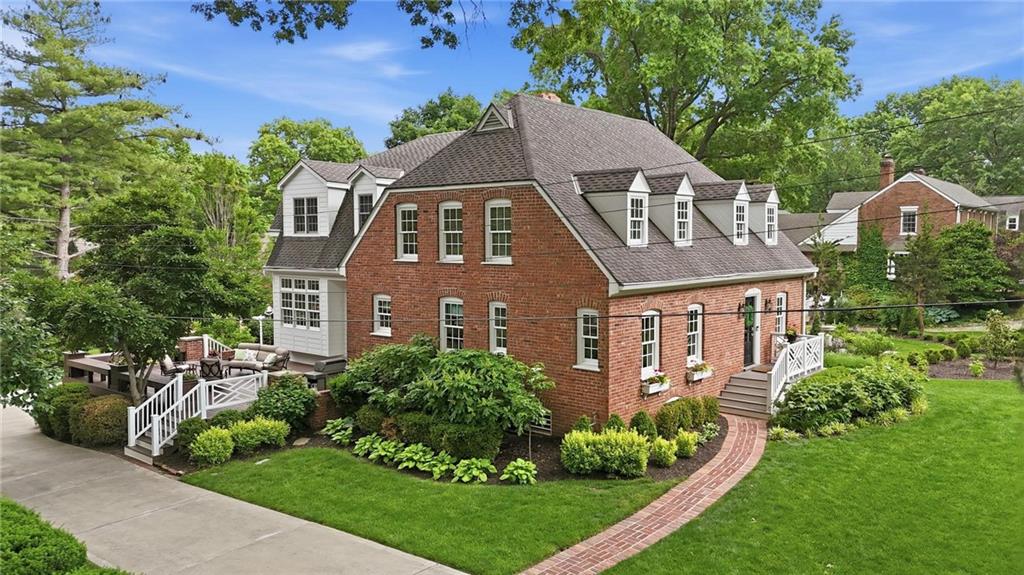 6809 Cedar St, Prairie Village, KS 66208