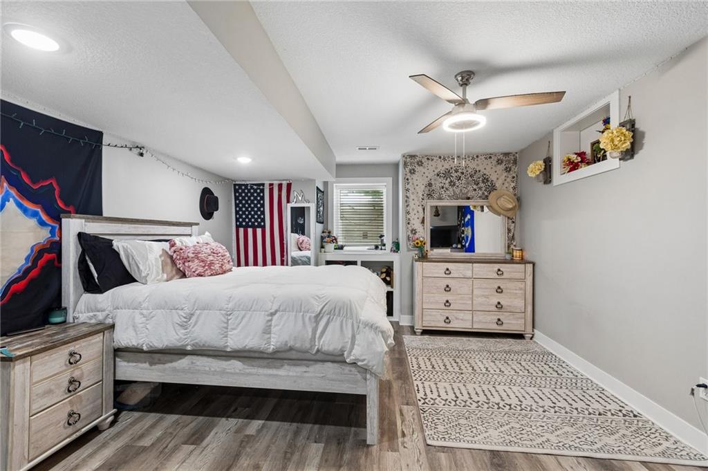 17308 Endicott Rd, Kearney, MO 64060