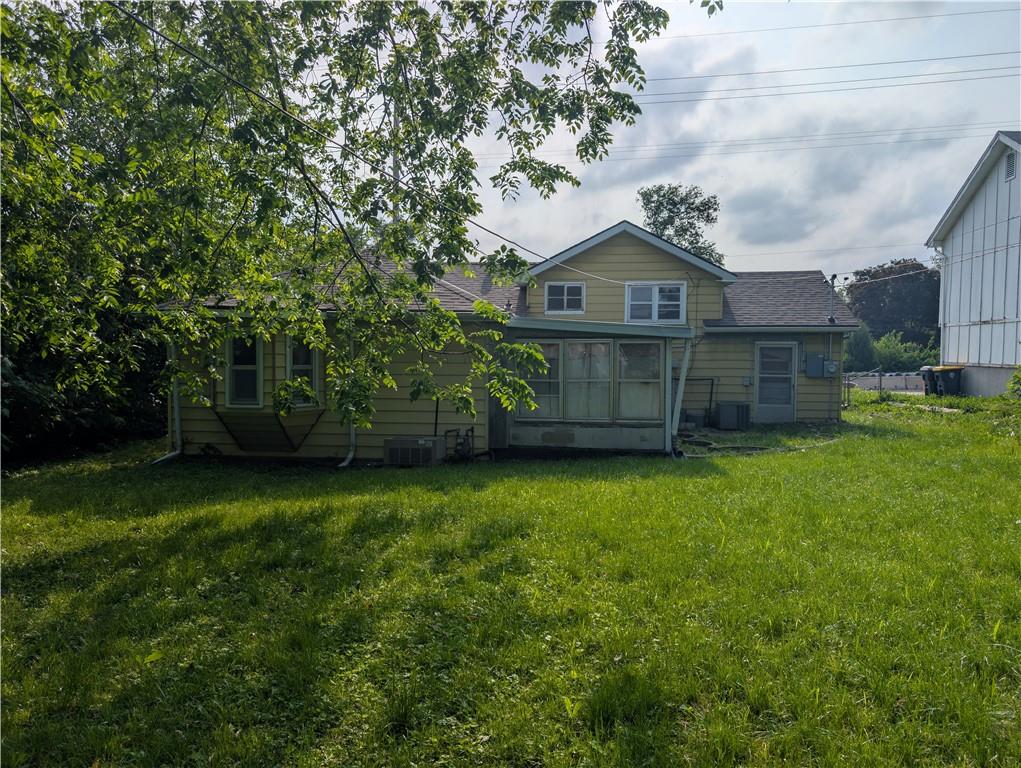 4417 N Oak Trafficway, Kansas City, MO 64116