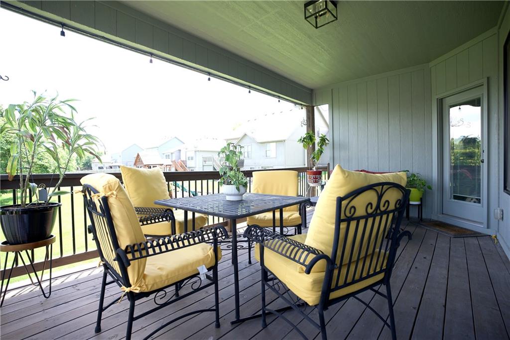 211 Broadmoor Dr, Louisburg, KS 66053