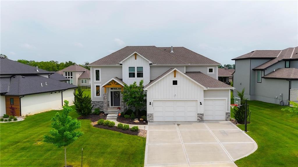 2063 NW O'brien Rd, Lee's Summit, MO 64081