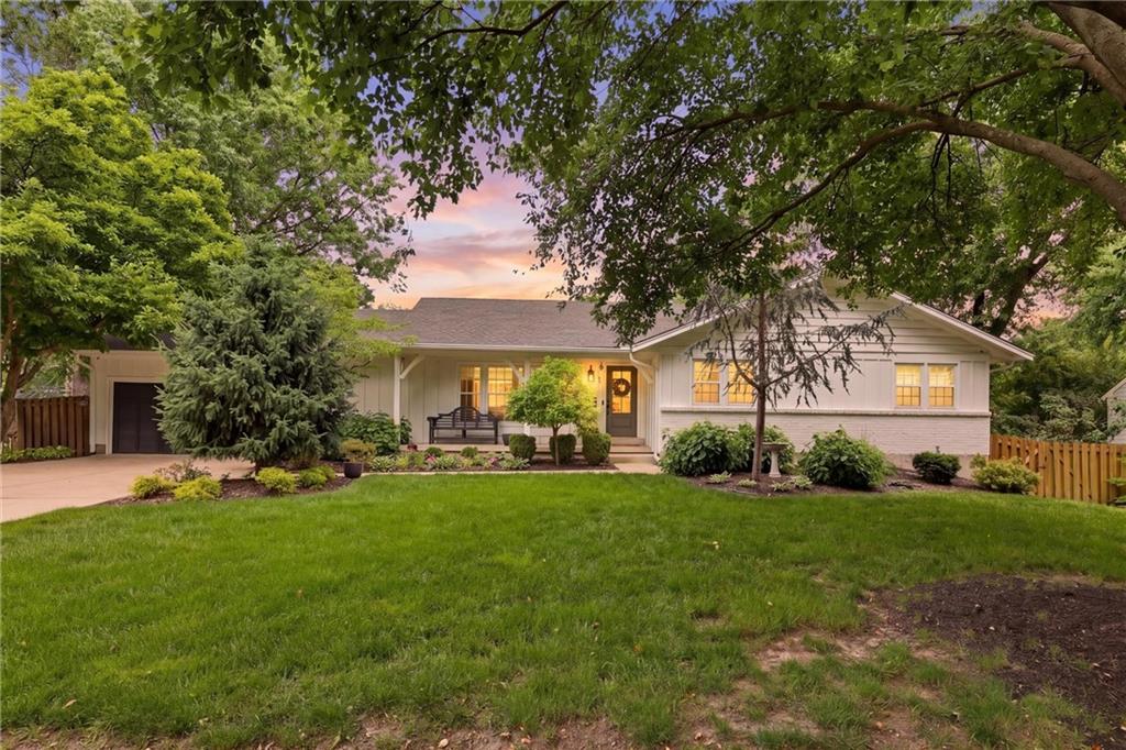 9531 Catalina St, Overland Park, KS 66207
