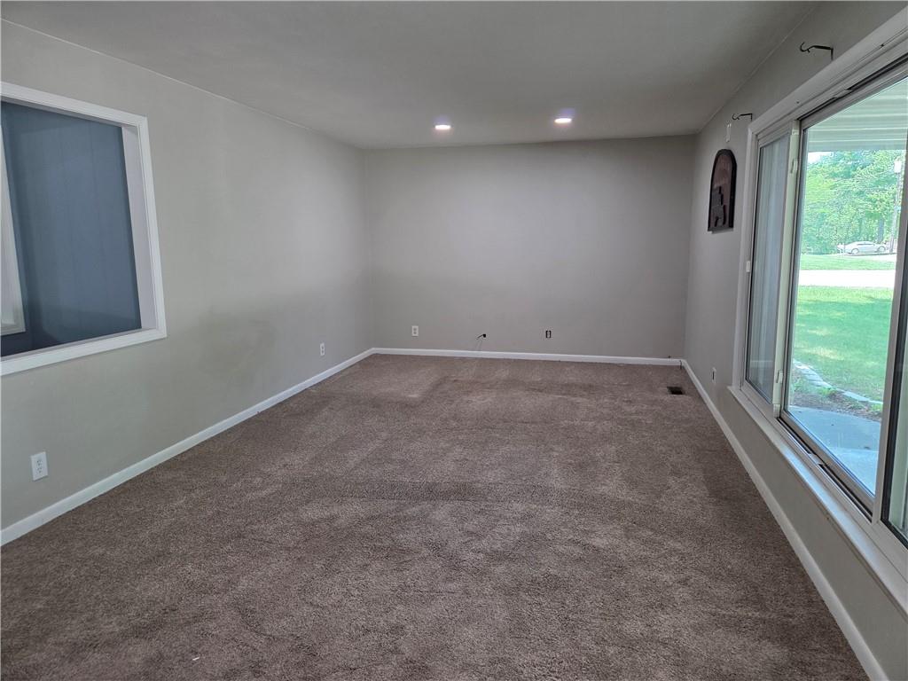 914 Fairlane Dr, Chillicothe, MO 64601