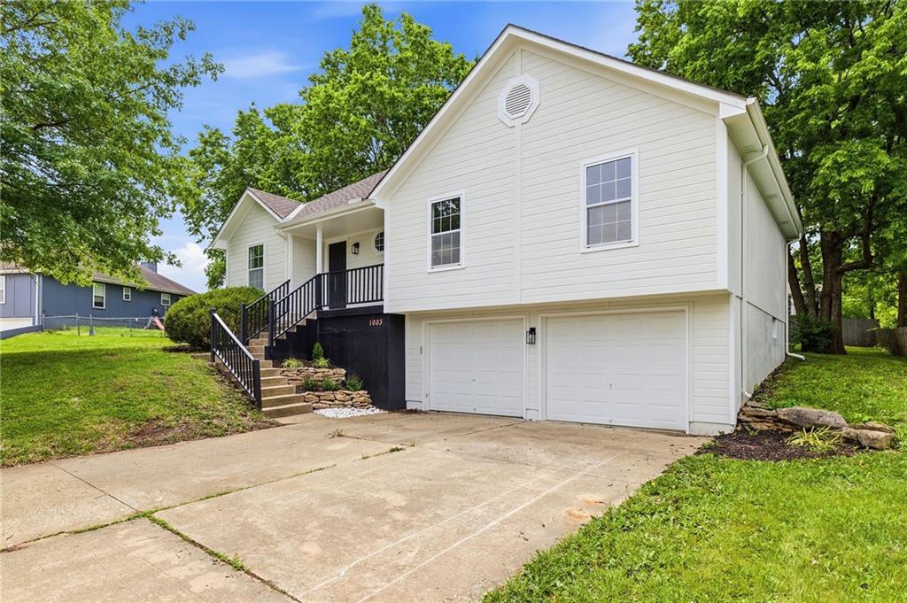 1003 Lincoln St, Pleasant Hill, MO 64080