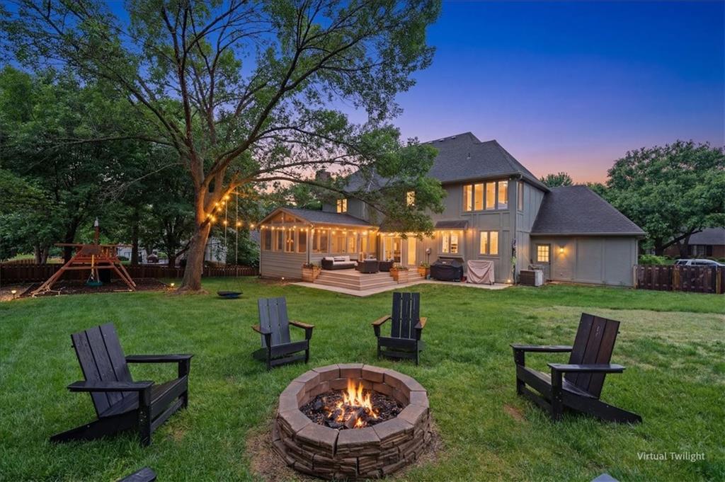 12209 Wenonga Rd, Leawood, KS 66209