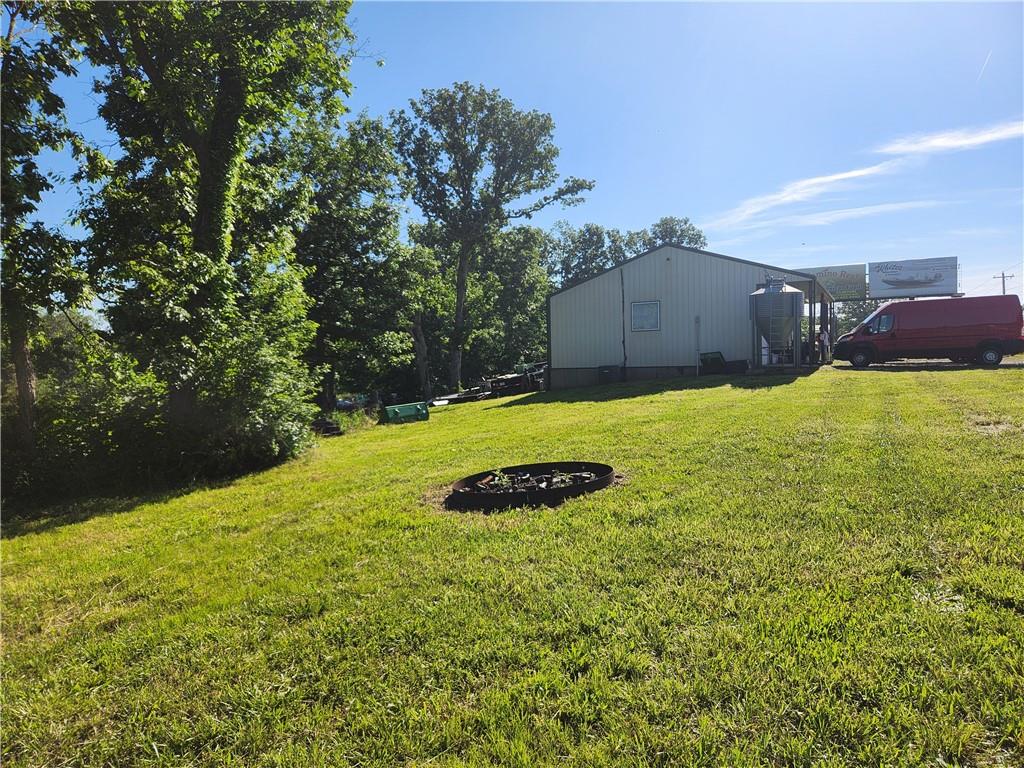 10909 7 Hw, Clinton, MO 64735