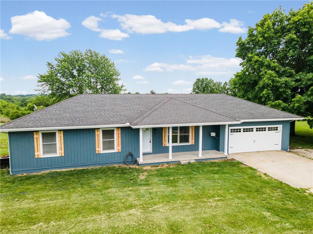 8531 Southpoint Dr, Richmond, MO 64085