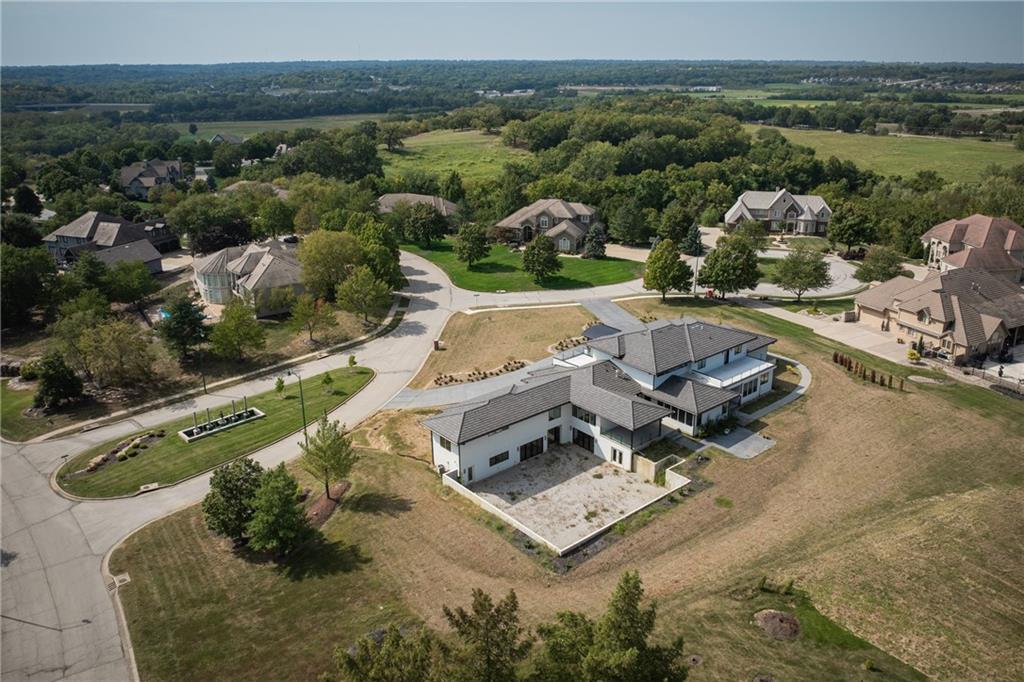 3331 S Saddle Ridge Ct, Independence, MO 64057