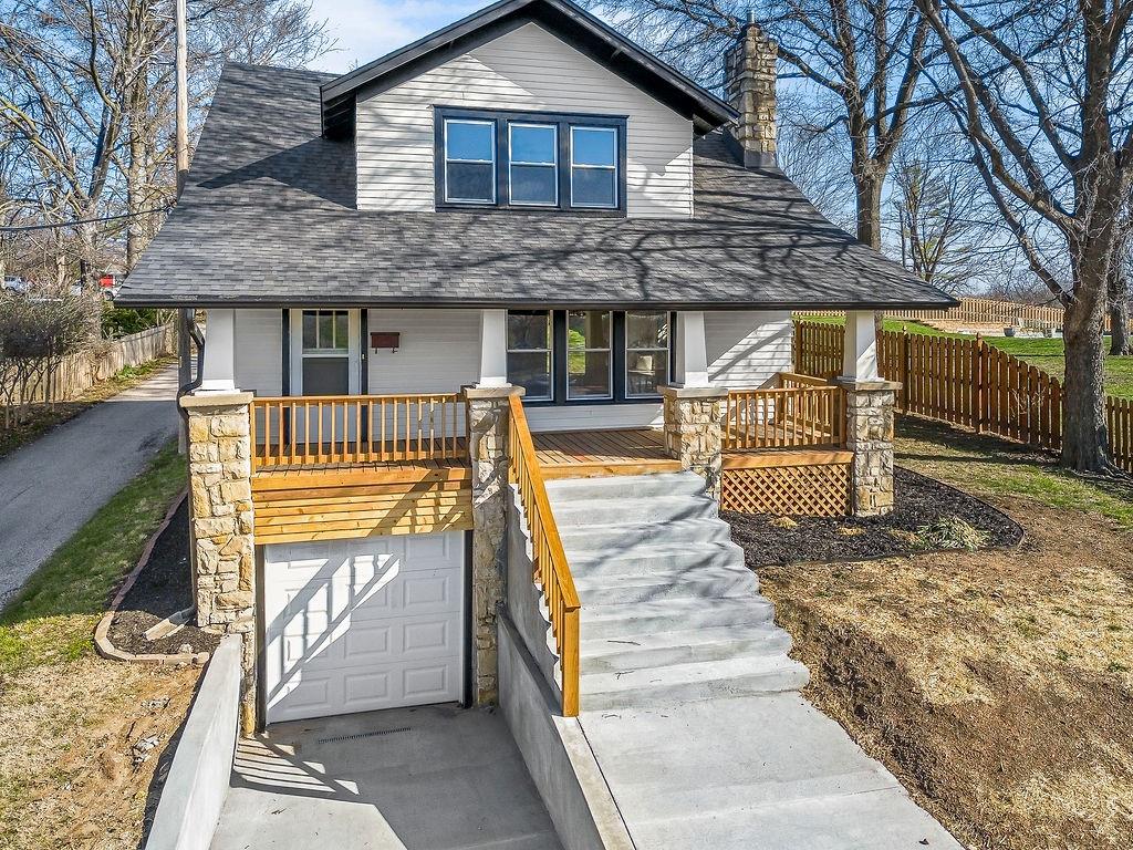 730 W College St, Liberty, MO 64068