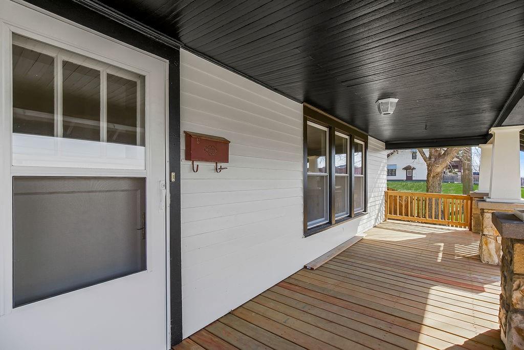 730 W College St, Liberty, MO 64068