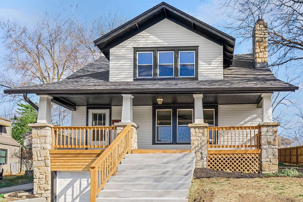 730 W College St, Liberty, MO 64068