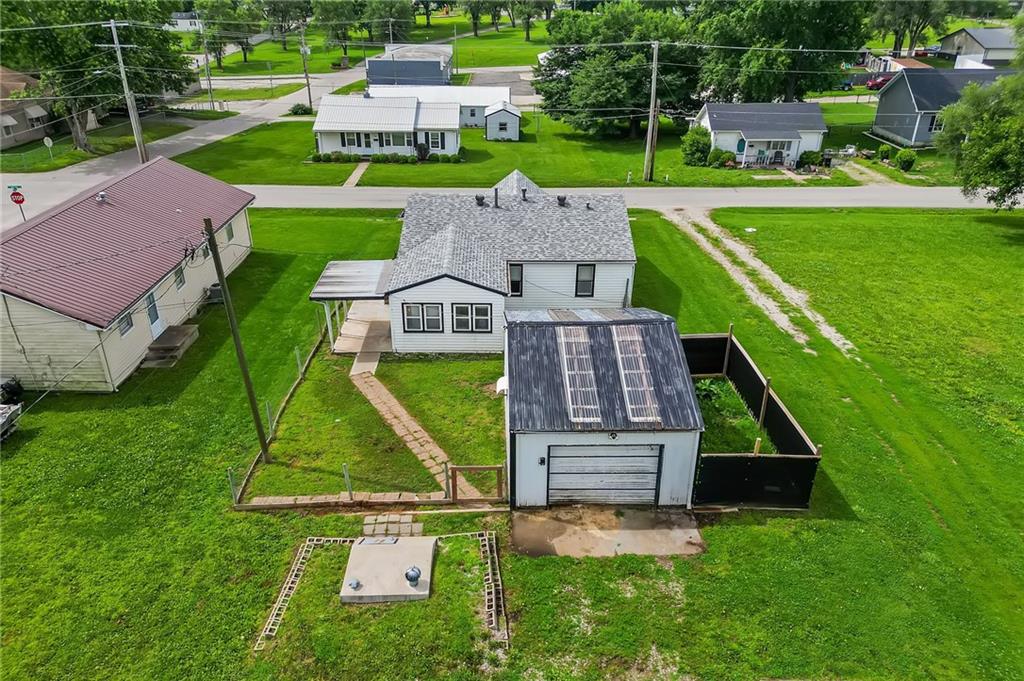 814 E North Main St, Richmond, MO 64085
