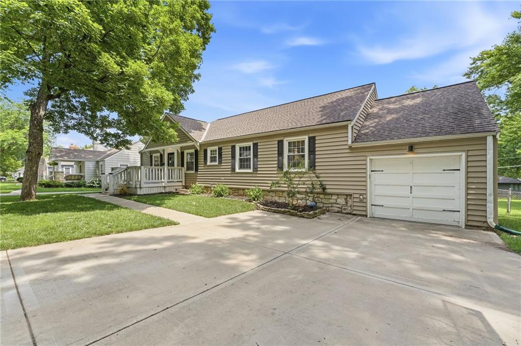 5735 Walmer St, Mission, KS 66202