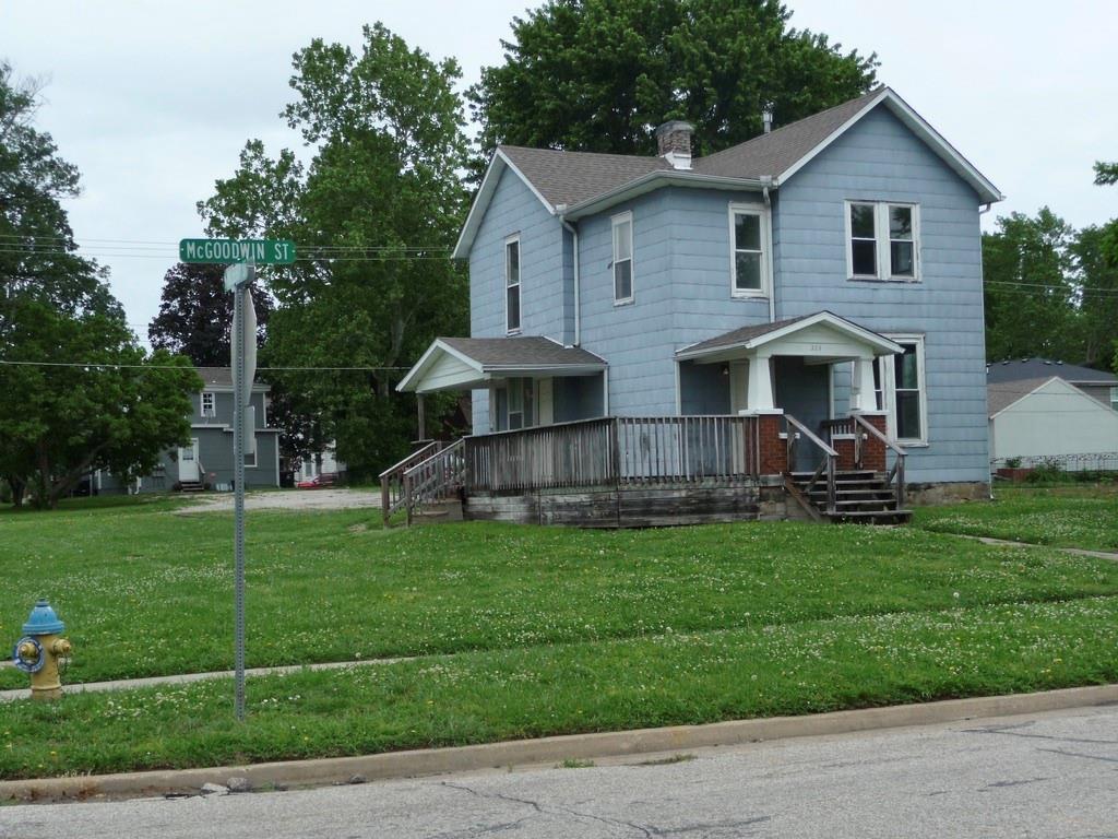 325 Mcgoodwin St, Warrensburg, MO 64093