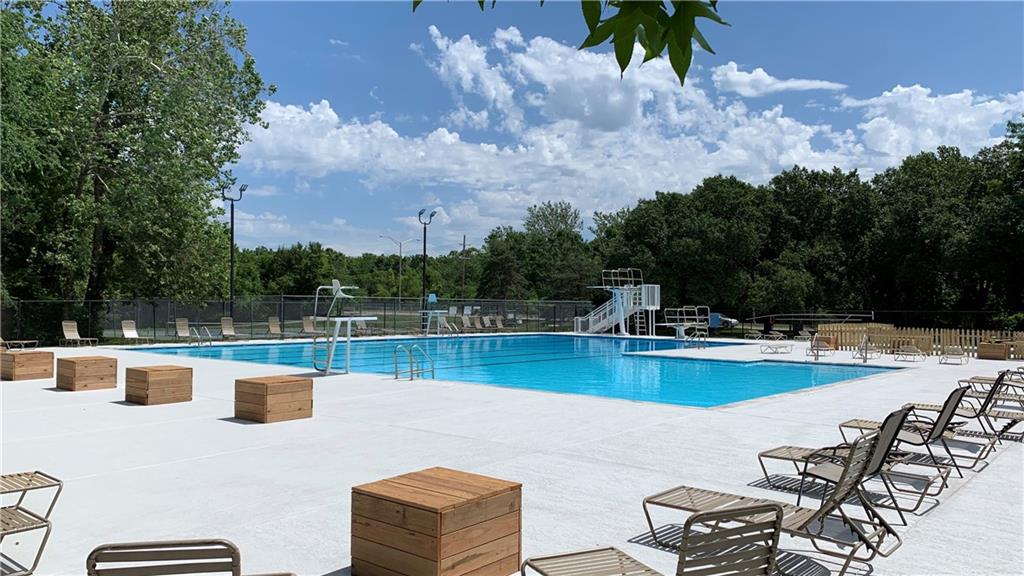8601 W 139th St, Overland Park, KS 66223
