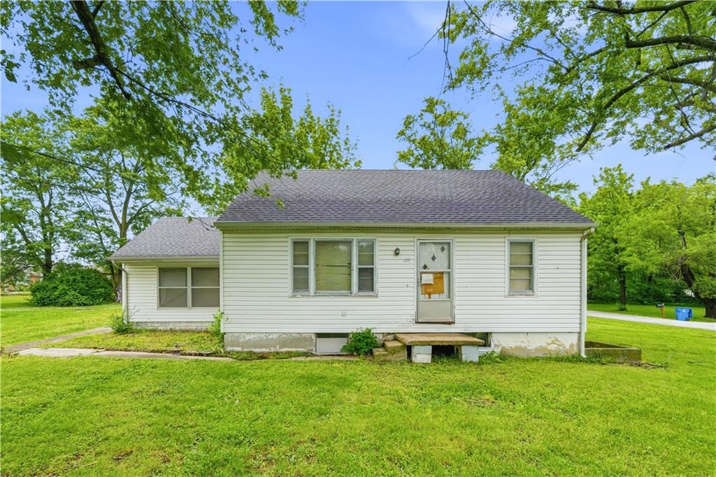 117 E 1st St, Lawson, MO 64062