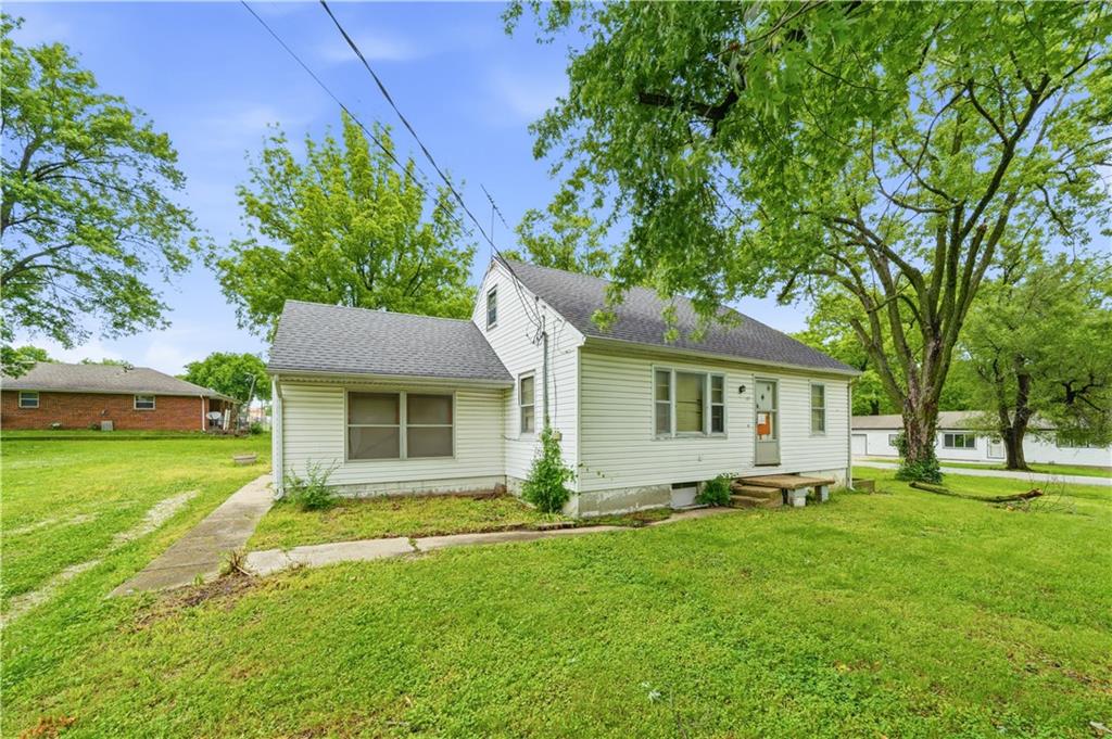 117 E 1st St, Lawson, MO 64062
