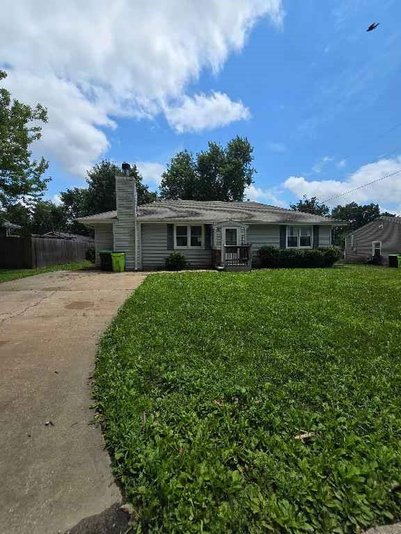 109 E Joy St, Harrisonville, MO 64701
