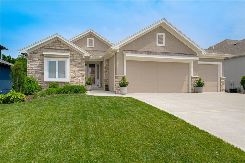 17227 S Allman Rd, Olathe, KS 66062