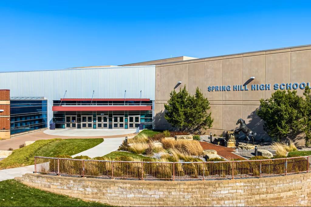 18725 W 193rd St, Spring Hill, KS 66083