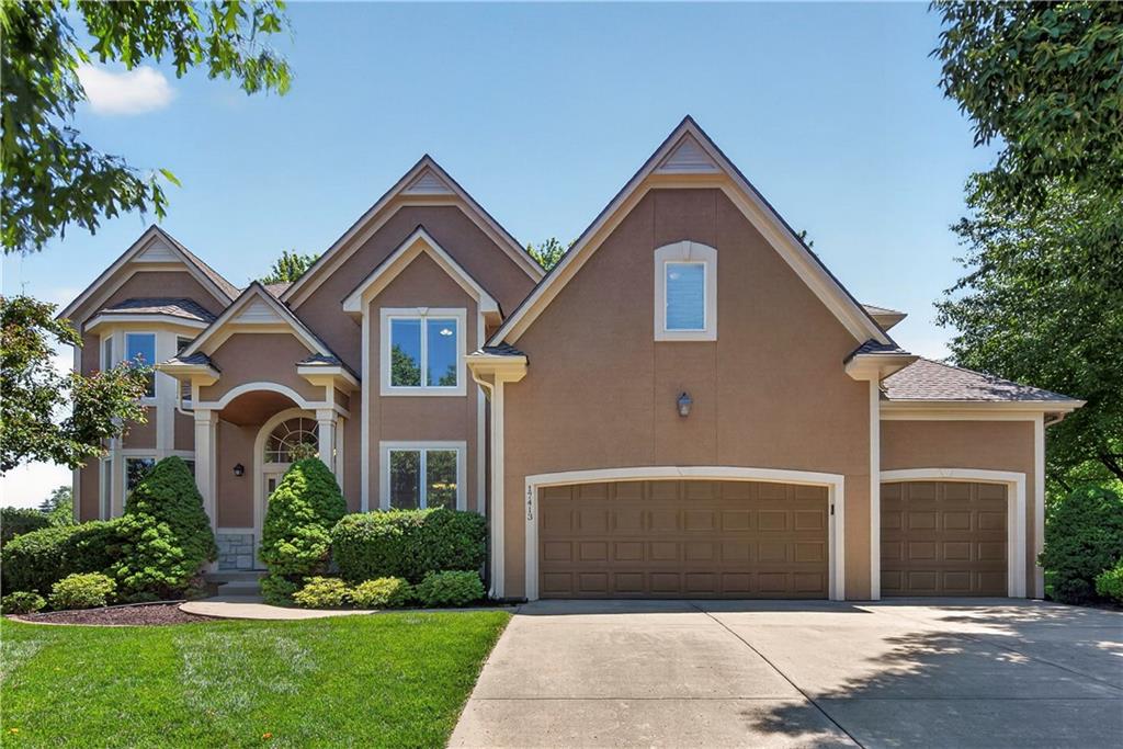 17413 W 84 St, Lenexa, KS 66219