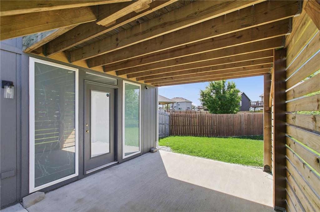 12301 S Burr Oak Cir, Peculiar, MO 64078