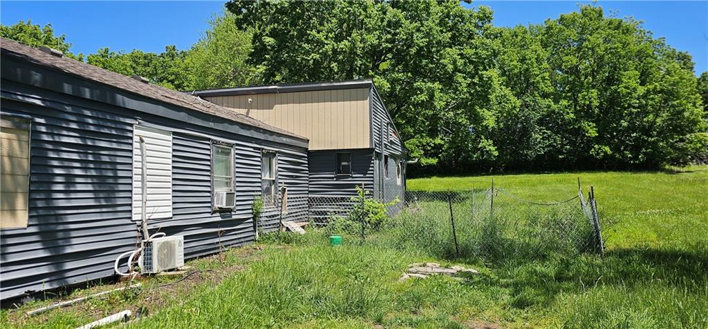 1100 N Independence St, Pleasant Hill, MO 64080