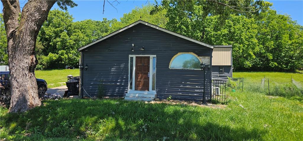 1100 N Independence St, Pleasant Hill, MO 64080
