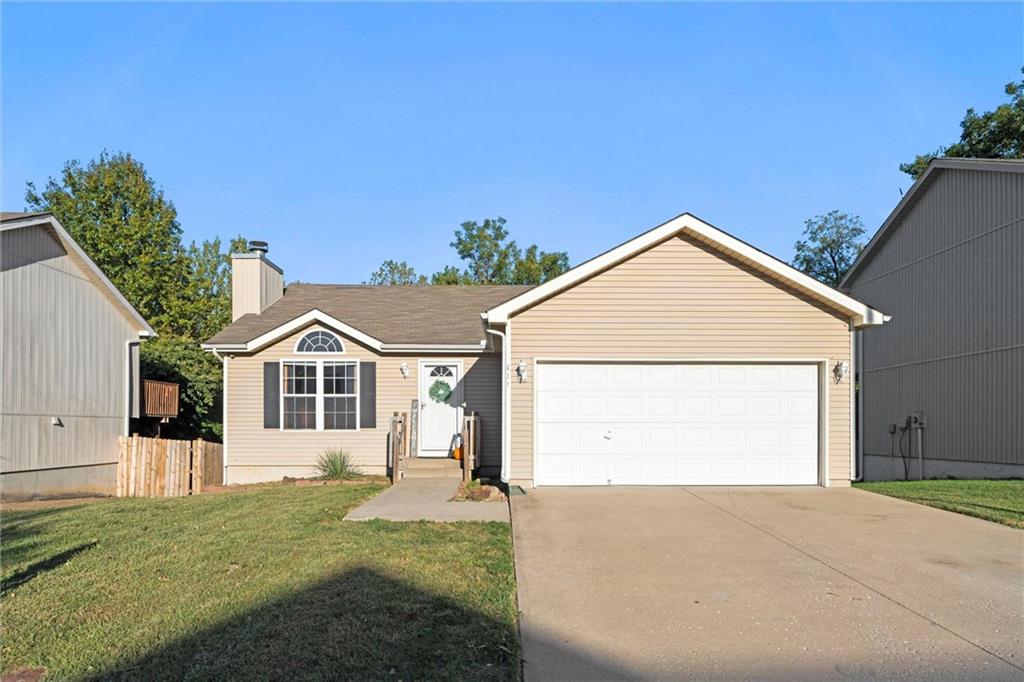 411 N Queen Ridge Ave, Independence, MO 64056