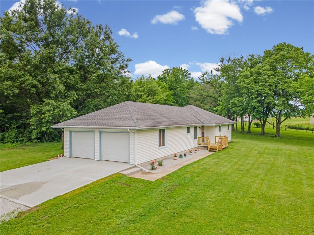 38465 W 112th St, Richmond, MO 64085
