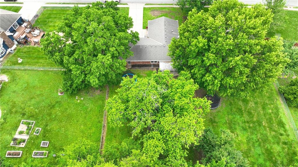 203 N Murphy Dr, Raymore, MO 64083