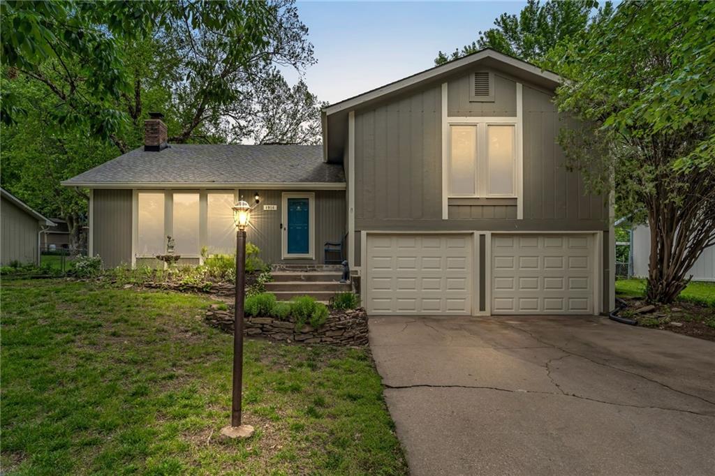 1916 Atchison Ave, Lawrence, KS 66047