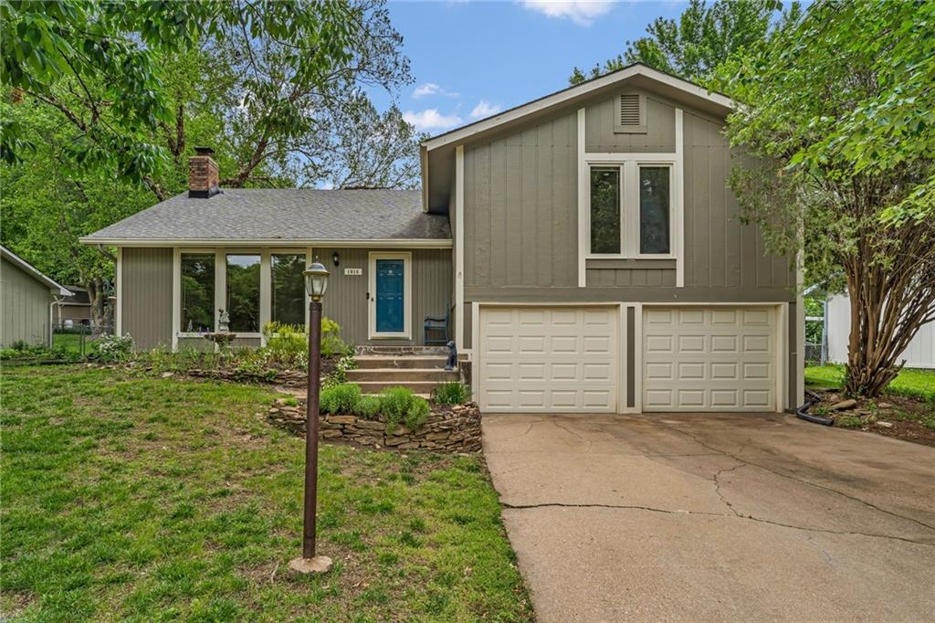 1916 Atchison Ave, Lawrence, KS 66047