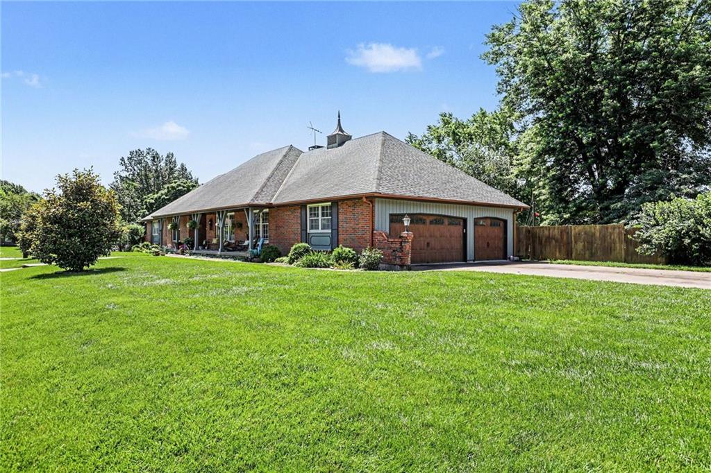 2103 Continental Ave, Harrisonville, MO 64701
