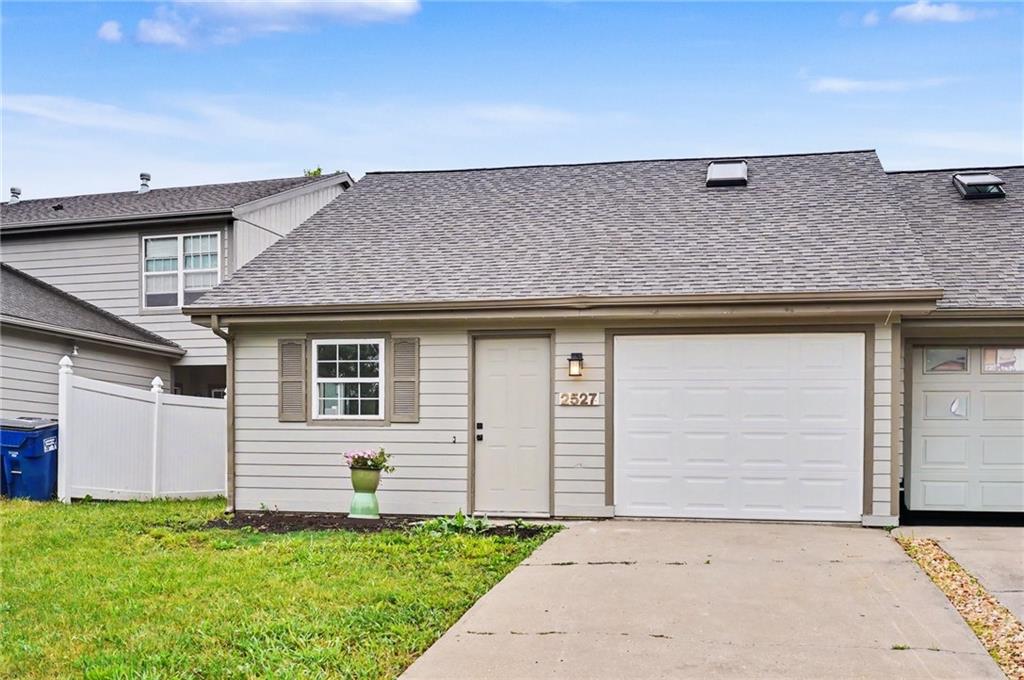 2527 Morningside Dr, Lawrence, KS 66047