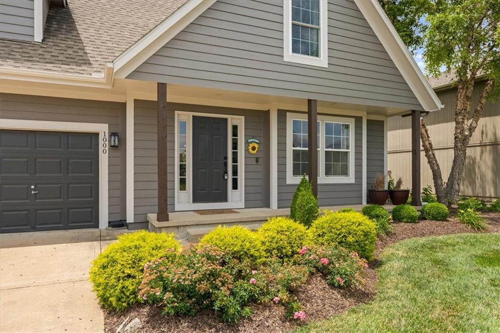 1000 Quartz St, Louisburg, KS 66053