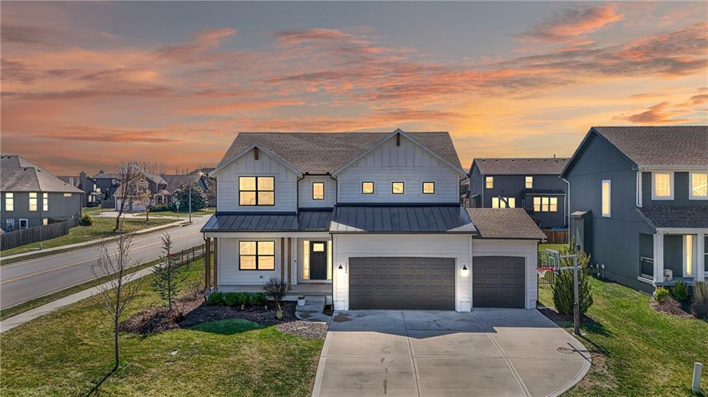 1505 SW Georgetown Dr, Lee's Summit, MO 64082