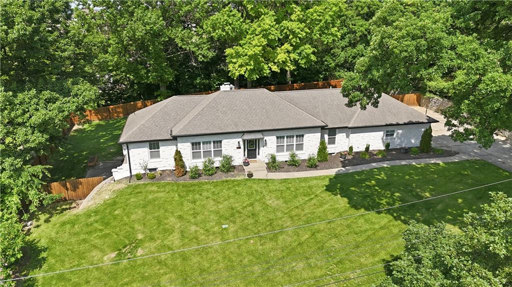 850 NW Valley Ln, Riverside, MO 64150