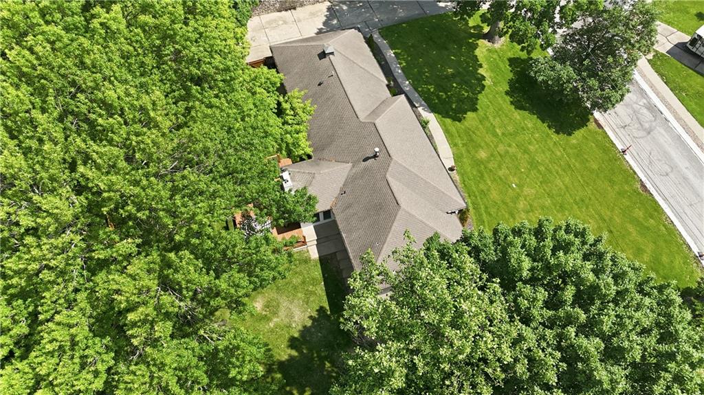 850 NW Valley Ln, Riverside, MO 64150