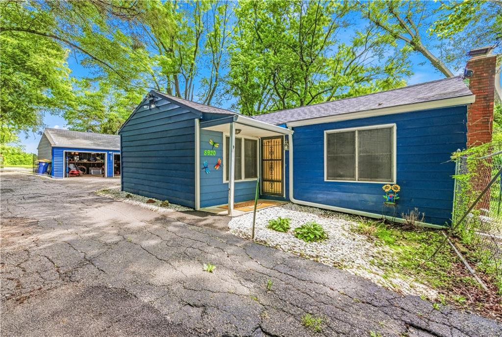 8920 E 92nd St, Kansas City, MO 64138