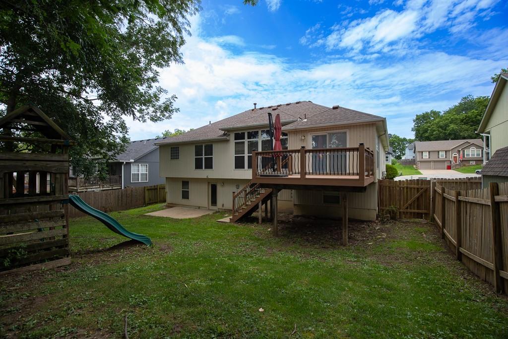 19507 E Woodsbury Rd, Independence, MO 64058
