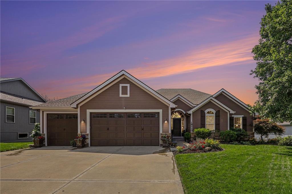 19710 NE 197th Ter, Smithville, MO 64089