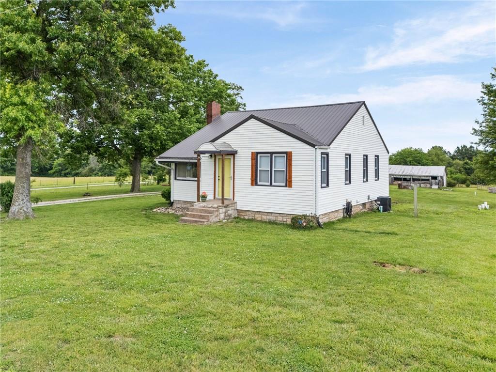 10112 SE 214th St, Lawson, MO 64062