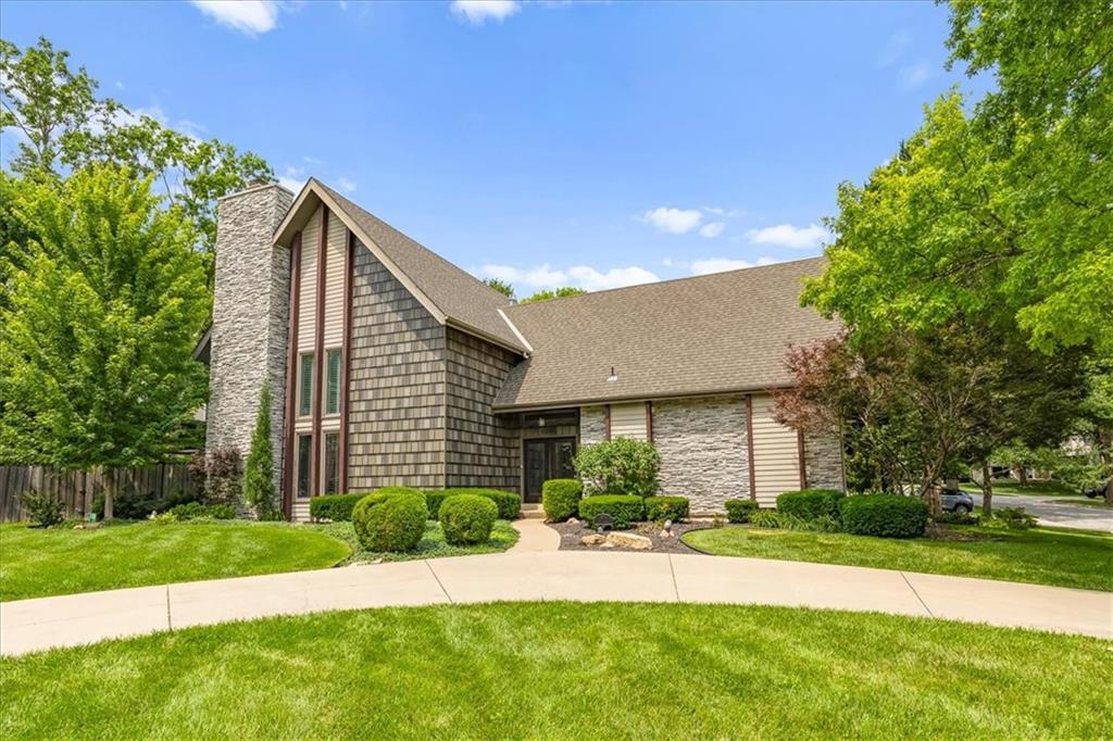 8800 Rosewood Dr, Prairie Village, KS 66207