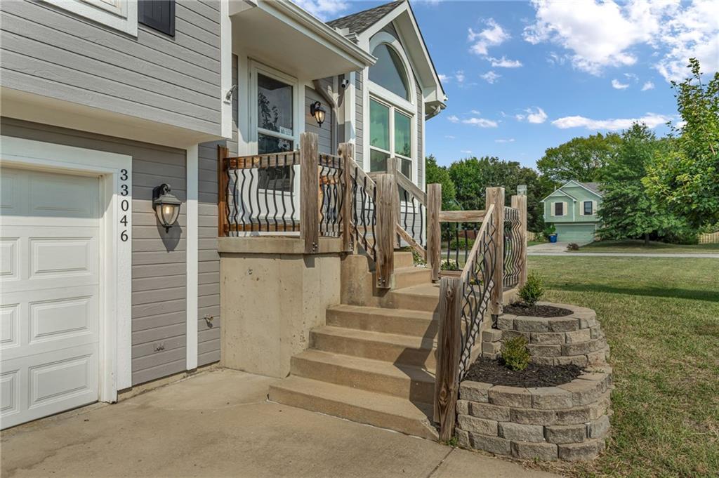 33046 W 88th Ter, De Soto, KS 66018