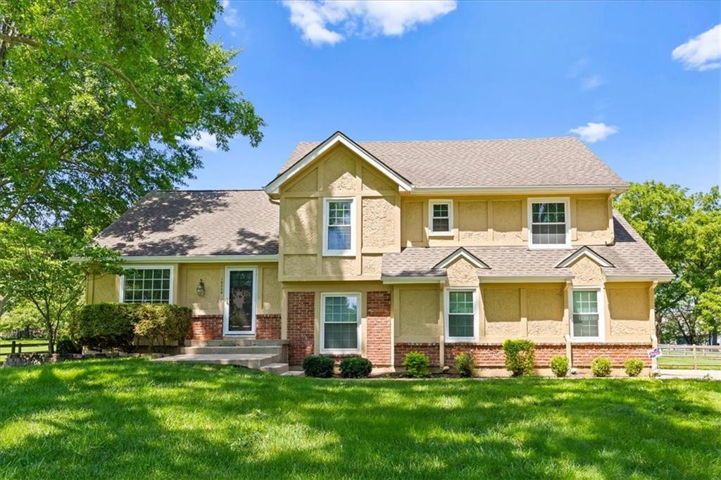 16206 Riggs Rd, Stilwell, KS 66085