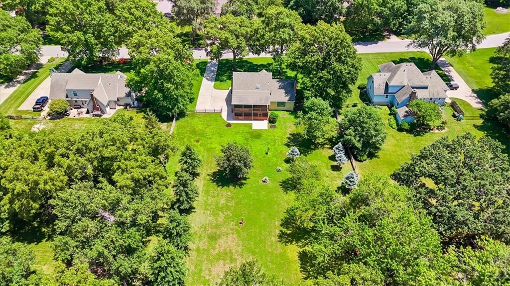 16206 Riggs Rd, Stilwell, KS 66085