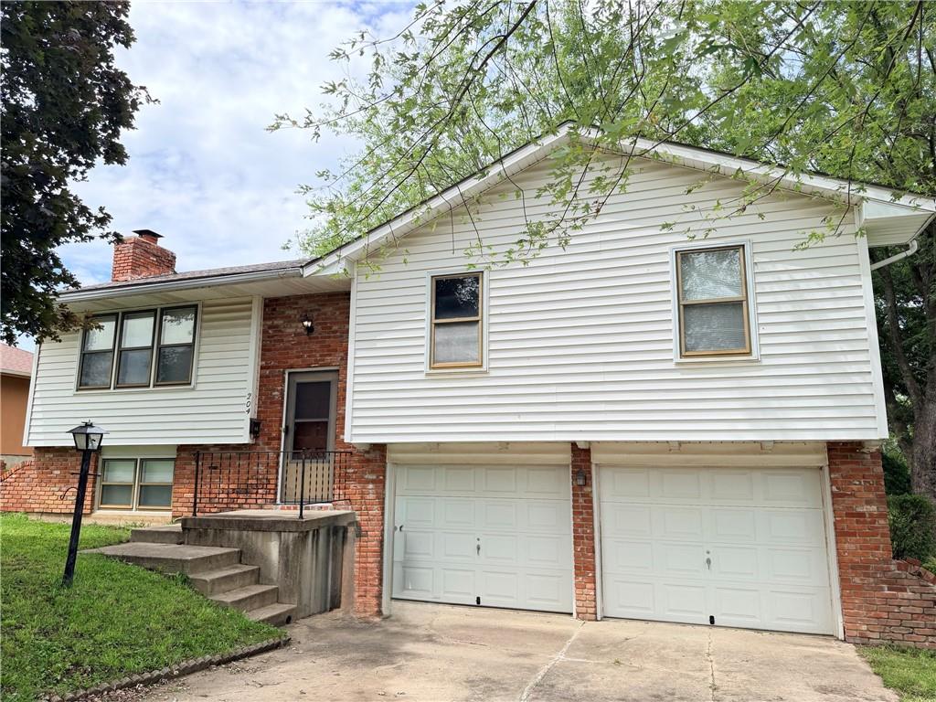204 W Lee St, Butler, MO 64730