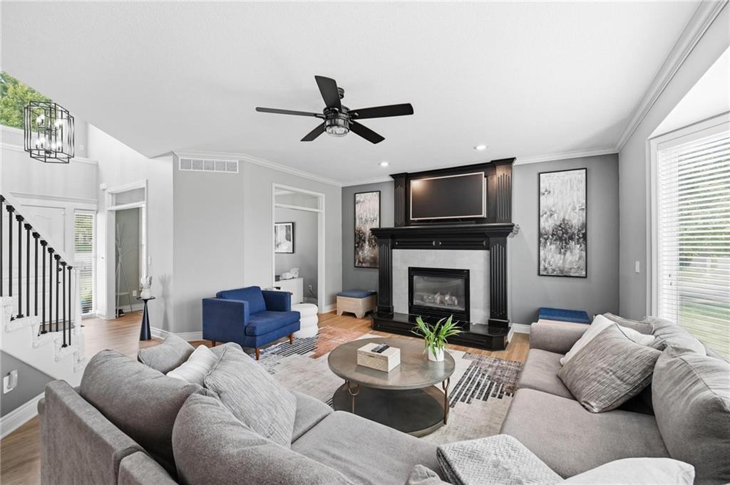 16901 W 84th St, Lenexa, KS 66219
