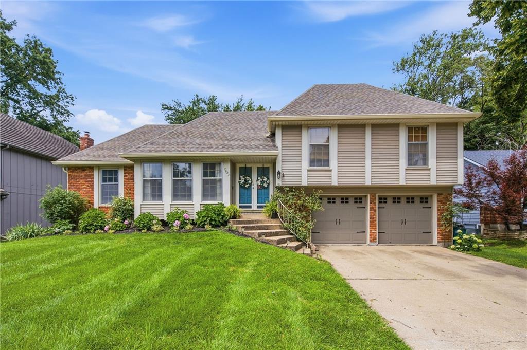 7822 Westgate Dr, Lenexa, KS 66216
